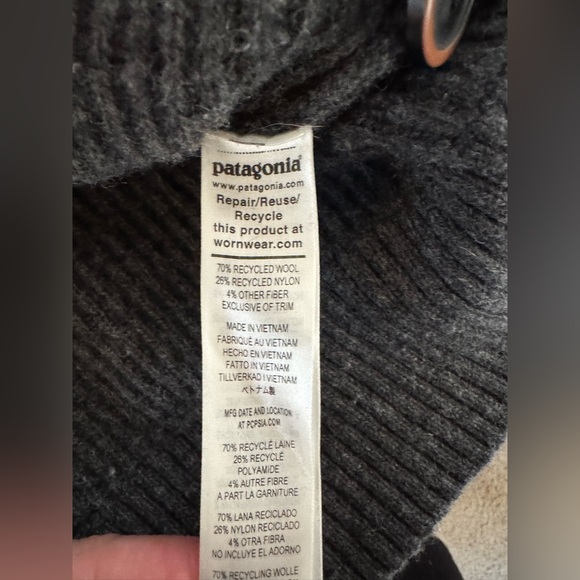 Patagonia Recycled Wool Cardigan NWOT Gray Chunky Knit Sweater Dark Academia - Picture 9 of 14